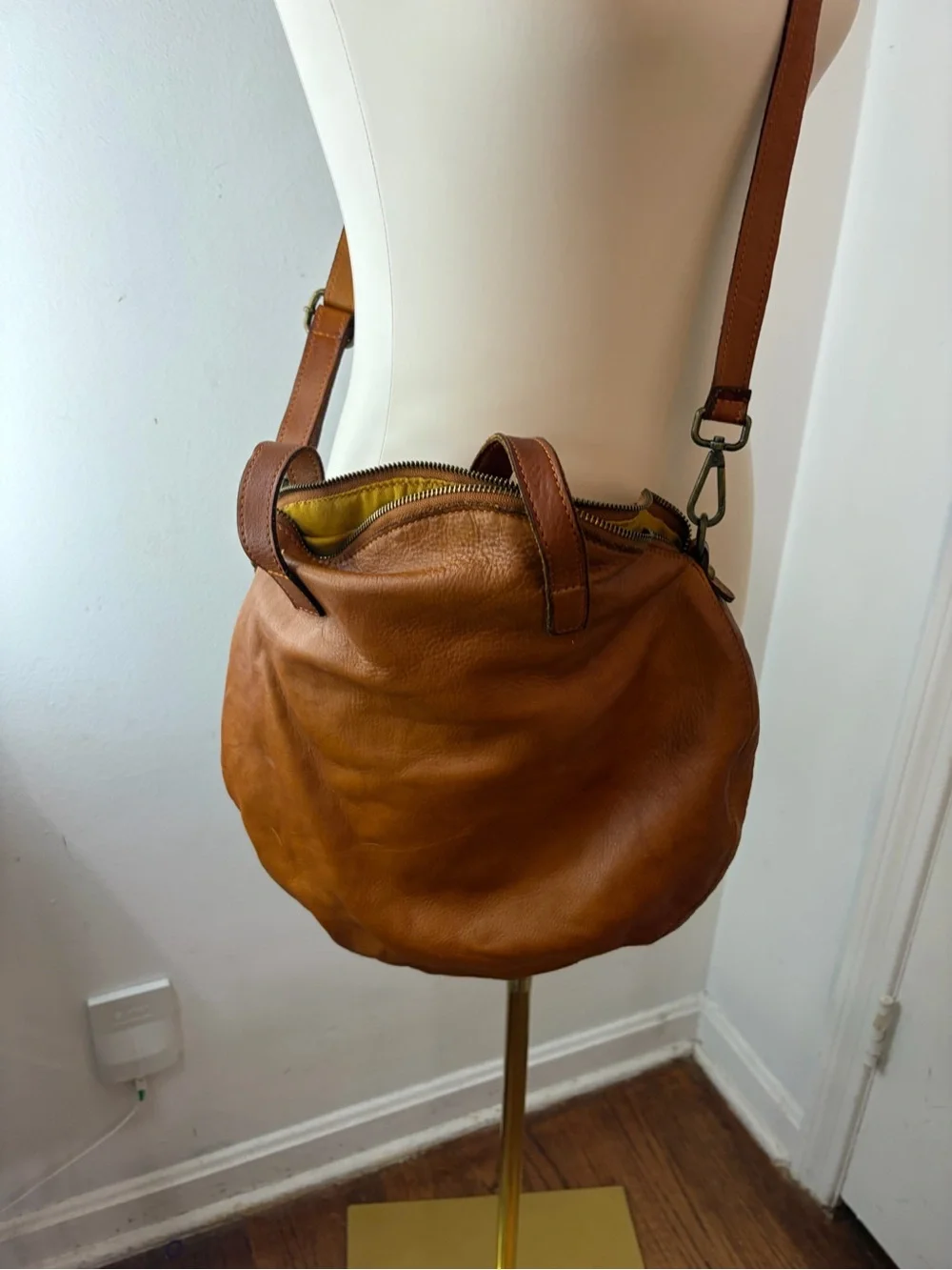 Sundance Woven Round Tote Leather with shoulder Handles Crossbody Cognac Brown